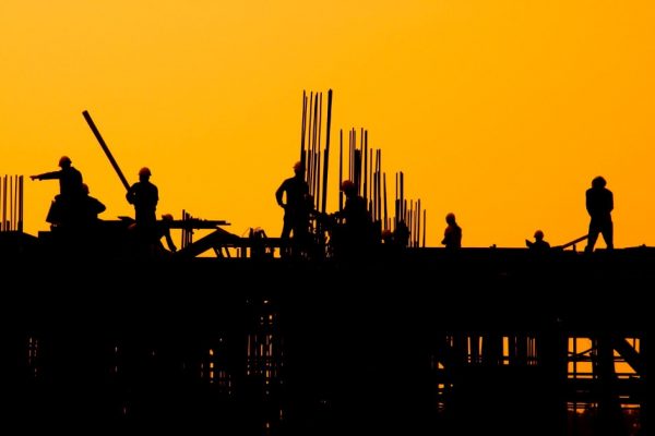 construction-workers-sunset-min