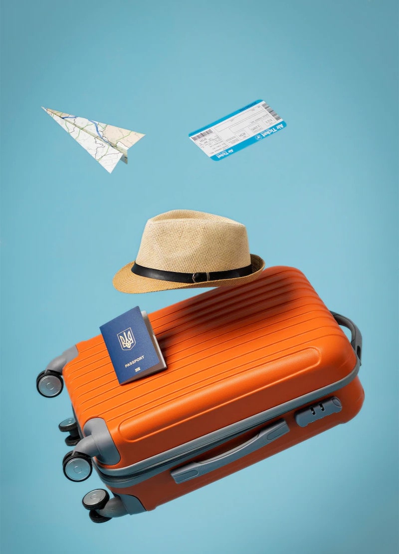 travel-concept-with-lugagge-hat_23-2149030570-min