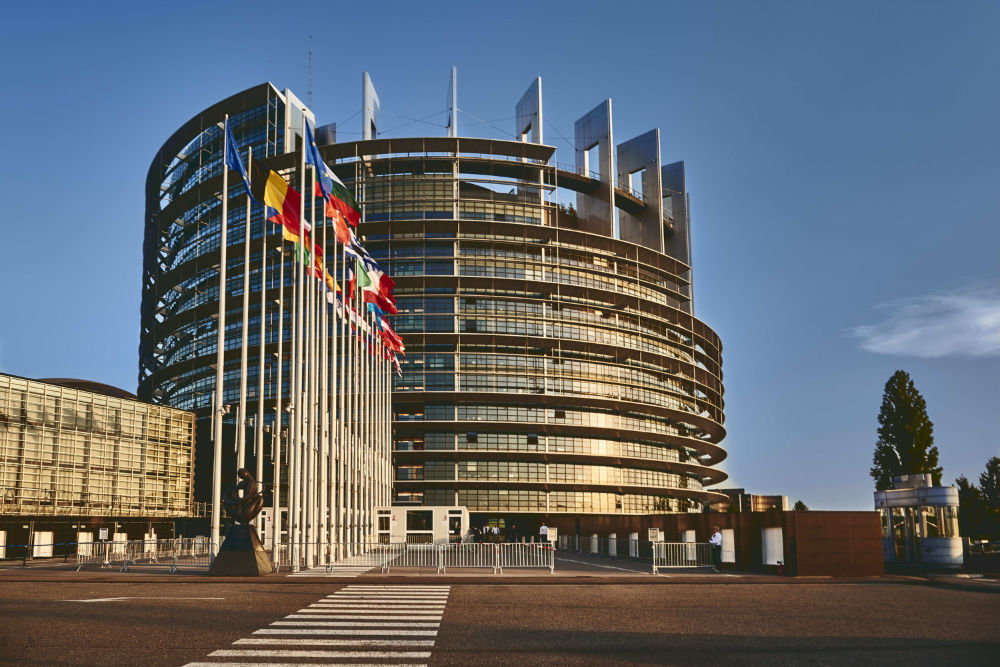 european-parliament-building-strasbourg-france-with-clear-blue-sky-background-min